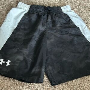 Like New YL Black Under Armour Windbreaker like shorts